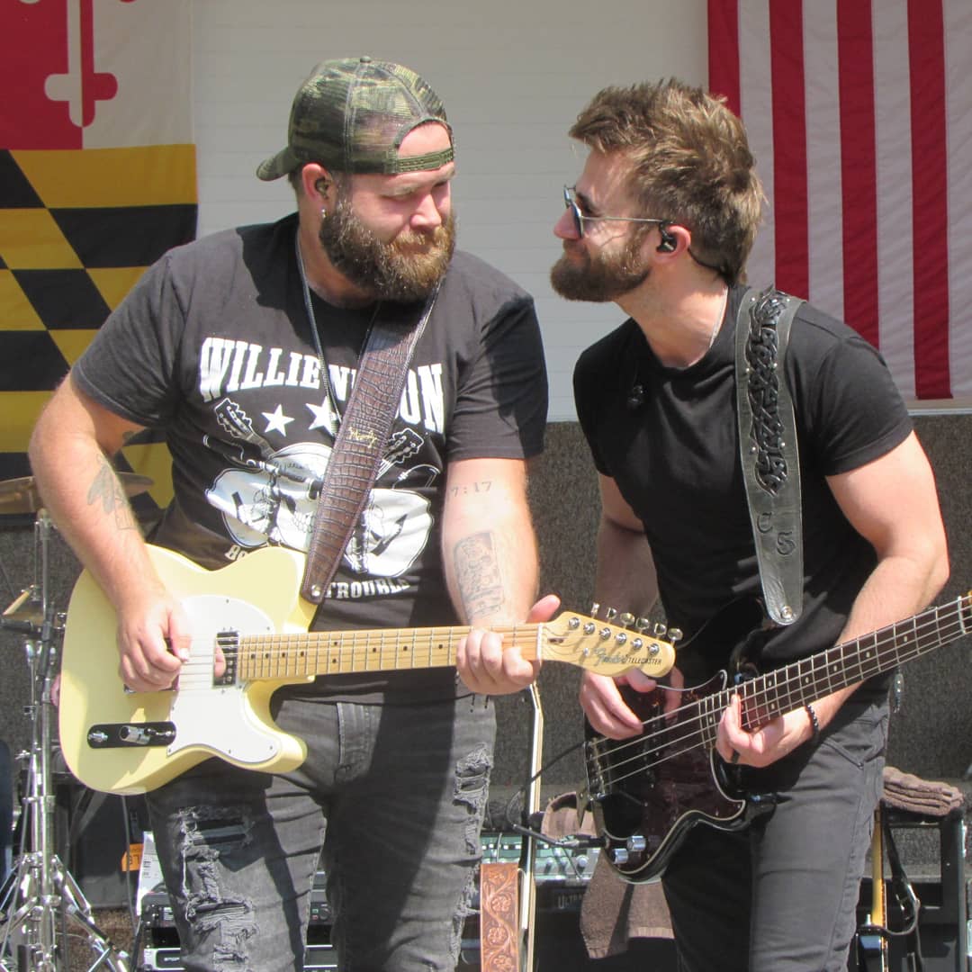 theGayWilliams's tweet photo. Yes they are really brothers @TheSwonBrothers @zachswon @ColtonSwon #SiblingHarmony #FamiliesAreForever #Swoncert #OkiesRock πΆπΈπ€ππππ€ https://t.co/O4E52LqT0n