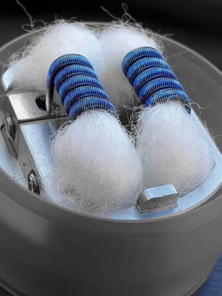 wickedwiresuk's tweet photo. Our staggertons looking very good
📸@conradhyndman
Perfect for vapers who prefer to vape at 0.10ohms, visit https://t.co/j8gxeTnCa1 to purchase🔞
#wickedwiresuk #HandmadeInUK #vape #vapeon #vapeonly #vapeallday #vapeforlife #vapelyfe #staggerton #handmadecoils #revwrapz #coilporn https://t.co/a3ooEYpd5D