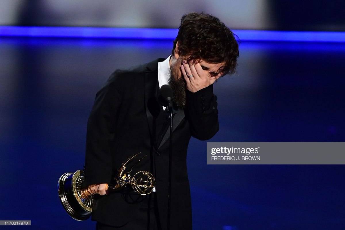 گریه پیتر دینکلیج در هنگام بردن جایزه بهترین بازیگر نقش مکمل مرد در سریال درام 💙
#Emmys