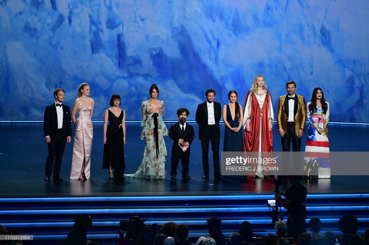 آخرین حضور بازیگران و دست اندر کاران سریال بازی تاج و تخت در مراسم امی ، البته بدیهی هست این افراد در سالهای آینده و برای سریال های دیگر می توانند در این مراسم حضور داشته باشند .

#Emmys