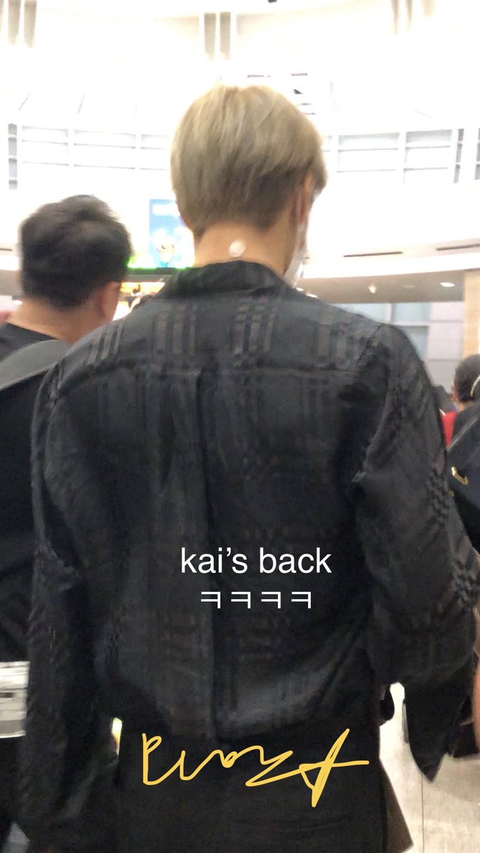 he puttin' a watermark on his back now... thats the way yup yup