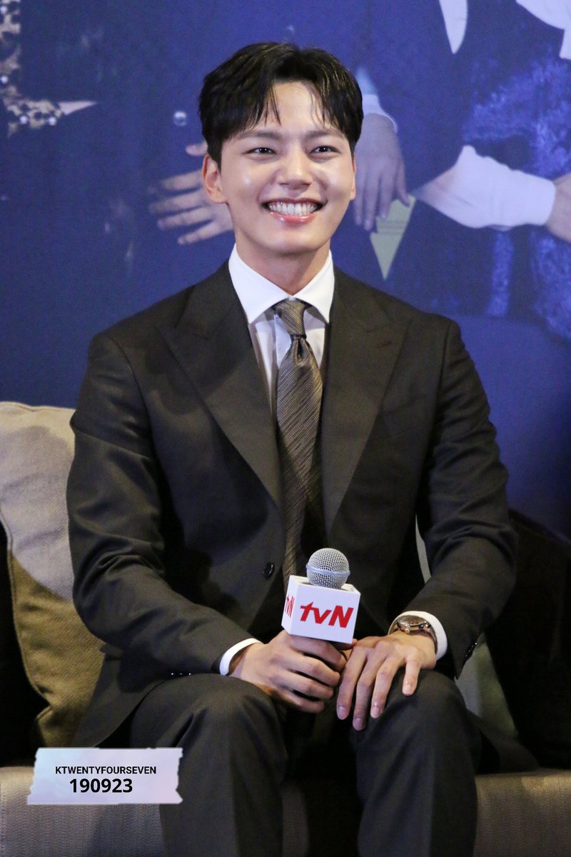 Ktwentyfour7's tweet photo. [PREVIEW] 190923 #YeoJinGoo 
Hotel Del Luna Star Tour - Press Conference

#여진구 #9oo그램 #YeoJinGooinSG
@Actor_Yeo @tvN_Asia https://t.co/S2xCopripZ