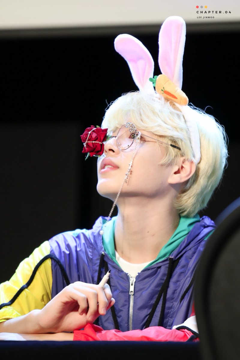 Chapter04_jw's tweet photo. 190922 🐰🌹

#이진우 #틴틴 #TEENTEEN https://t.co/wl8ei2ZE62