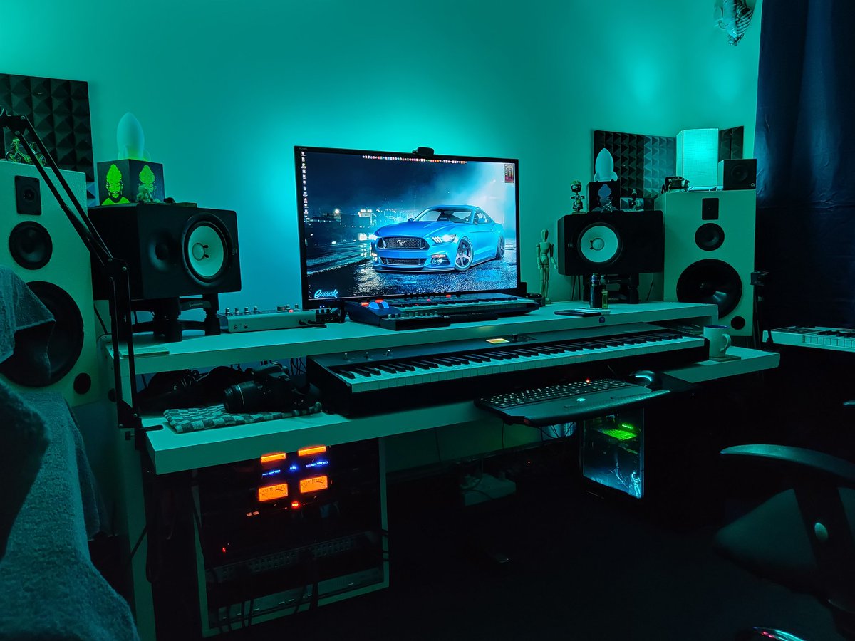 protijyotimusic's tweet photo. New home, new workstation.
#musicproducer #composer #soundengineer #cubase10pro #studiologic #novation #accessvirus #maudiocode61 #yamahahs80m #alexaenabled #audient #ghostoneaudio #korg #rodemicrophones #4k #appliedresearchandtechnology #protijyotipjmusic #pjproductions #projekt https://t.co/YaboF09J9K