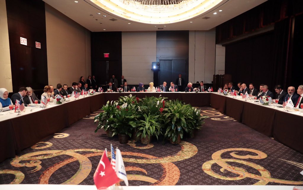 EnsarVakfi's tweet photo. Kurucusu olduğumuz @turkenorg vakfı  6. Geleneksel Gala Programı,  Cumhurbaşkanımız @RTErdogan,  Başkanımız @iscedilberoglu ve birbirinden değerli konukların katılımı ile New York’ta gerçekleştirildi.
@RTErdogan @EmineErdogan @turkenorg @turgev 
#YouthBridges https://t.co/wAXDXnNqyH
