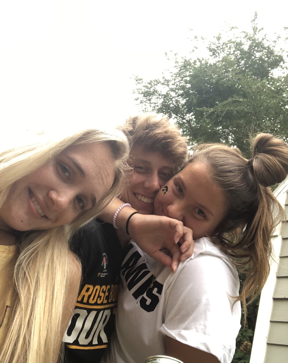 Dempewolfaudrey's tweet photo. happy 18th to my other half🤩🤩 thank you for all that you do for me  and for being my best friend all these years,, no one else i’d rather share my birthday with😉 can’t wait to celebrate many more together :-)) love you <3 @tyler_dupont13 https://t.co/0iSOXSABRO