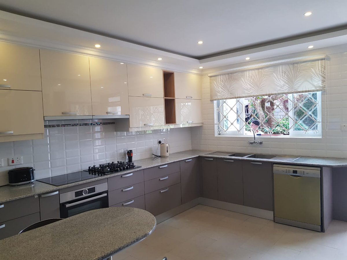 Complete project at Mountain View.Scope of work:Kitchen cabinetryGypsum ceilingGranite worktopAppliancesTile work - plugged in workKindly RT, a potential client could be on your TL