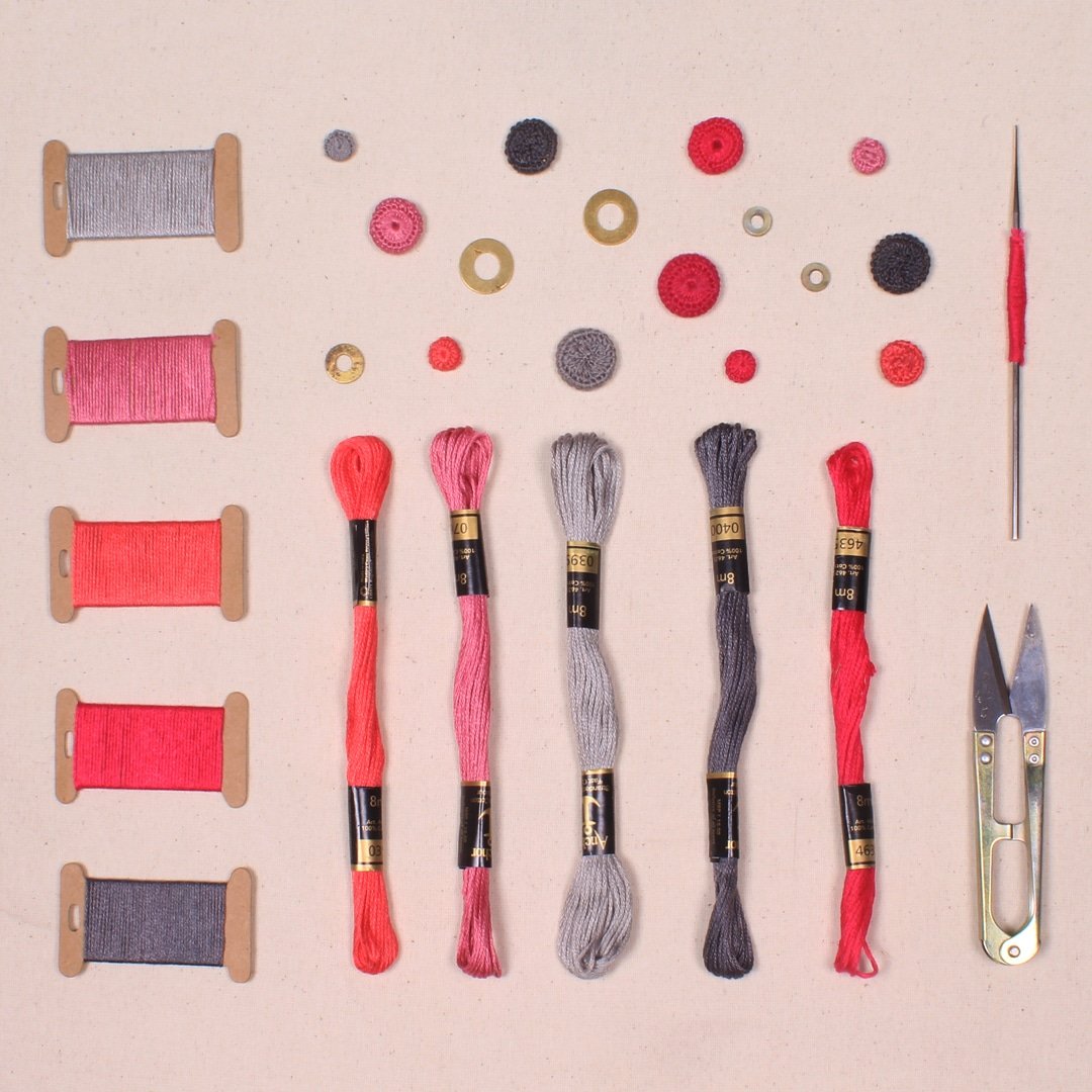 ilovepero's tweet image. For #FW2018, ‘Pink Winter’ we created a variation of crochet buttons, a style of handcrafted buttons created by interlocking loops of yarn, using a crochet hook.  The name is derived from the French term crochet, meaning 'small hook'. 

#10yearsofpero #buttonsofpero #peroarchive