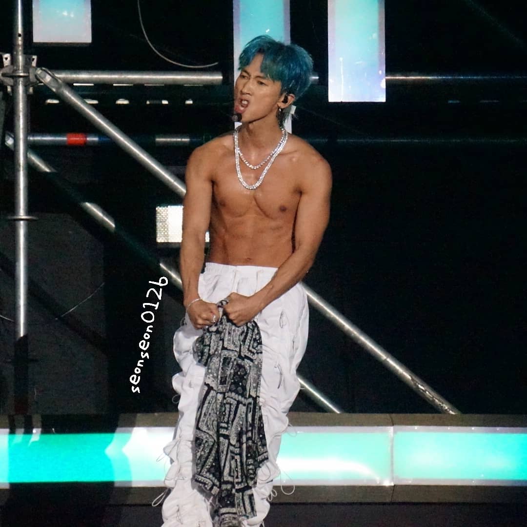 seonseon0126's tweet photo. 2019.09.20-2019.09.22
3일간의 #콘서트
#nextmessage #행복했어요
다섯오빠들 늘 #응원합니다
우리 또 만나요 #기다릴게요
#고미사영💛💙❤️💚🧡
우리들의 영원한 #둘째오빠
#쿨워터향기나는 #장우혁 https://t.co/atWaD5f0xy