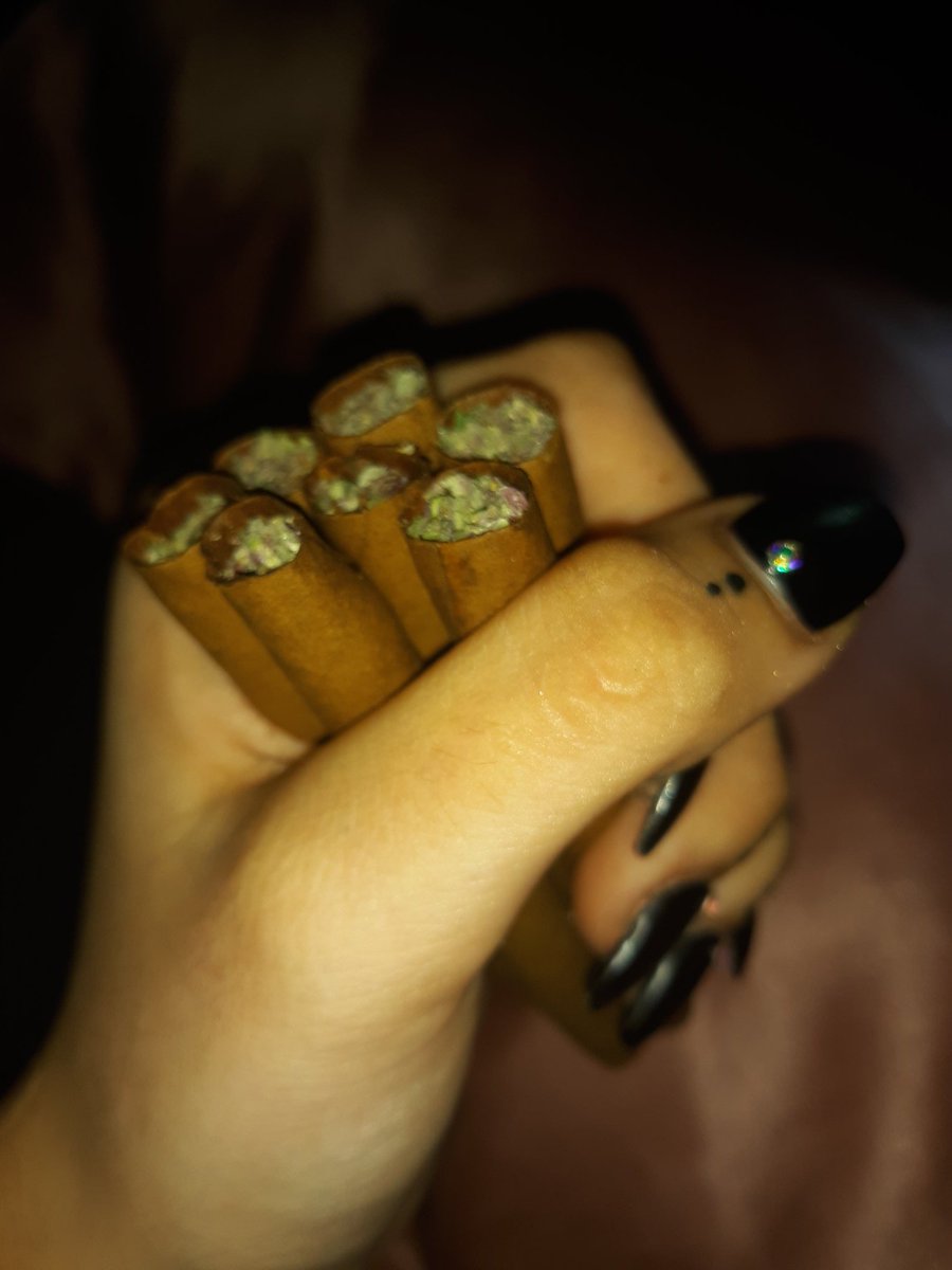 Courtney (@13luntslut) on Twitter photo 