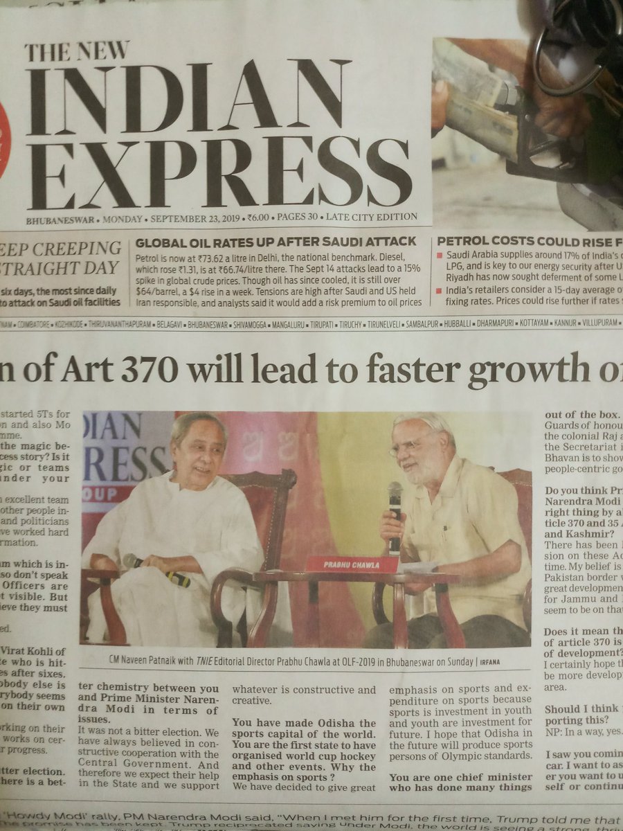 Shamim_Qureshy's tweet photo. #Odisha Chief Minister @Naveen_Odisha with @PrabhuChawla Editorial Director of TNIE at #OLF2019 @EventExpressLtd @Siba_TNIE https://t.co/HcfQZzdQND