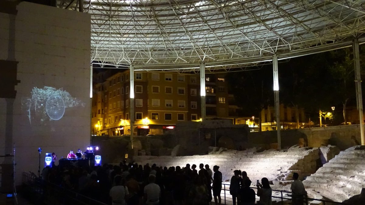 zmuseos's tweet photo. Os dejamos algunas fotos de cómo fue el evento de @zhe_lab en el Museo del Teatro de Caesaraugusta junto a @JuventudZGZ!! Cuando juntamos historia, electrónica, romanos, DJs y patrimonio... ¡¡éste es el resultado: una noche mágica🏛😍🚀🎧💥!!!
 #ZGZesMuseos #ZheLabXperience https://t.co/rO3lQrW8w8