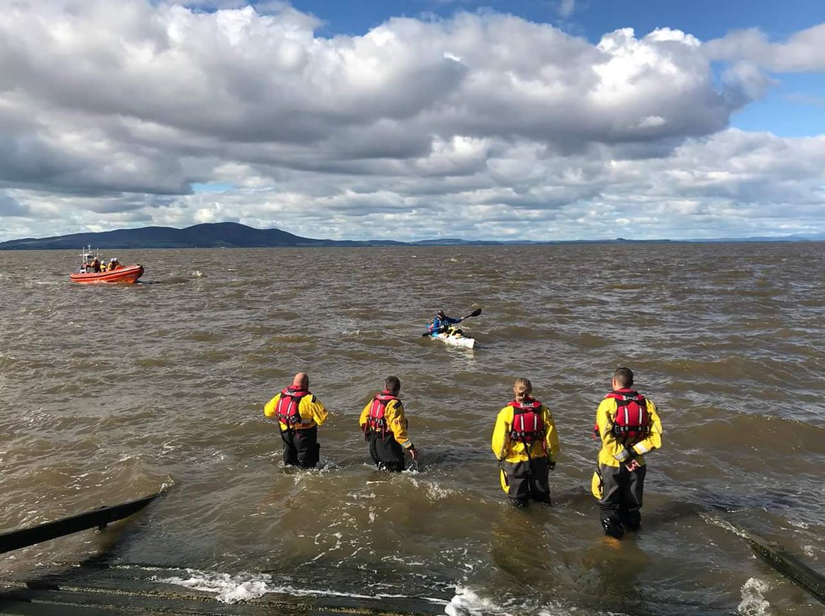 paddleofbritain's tweet image. This time last year I crossed over  into England after a hard paddle across the Solway firth marking it the half way point of the #paddleofbritain  @PoppyLegion #sillothlifeboat #RNLI @CumbriaPoppy @ITVborder
