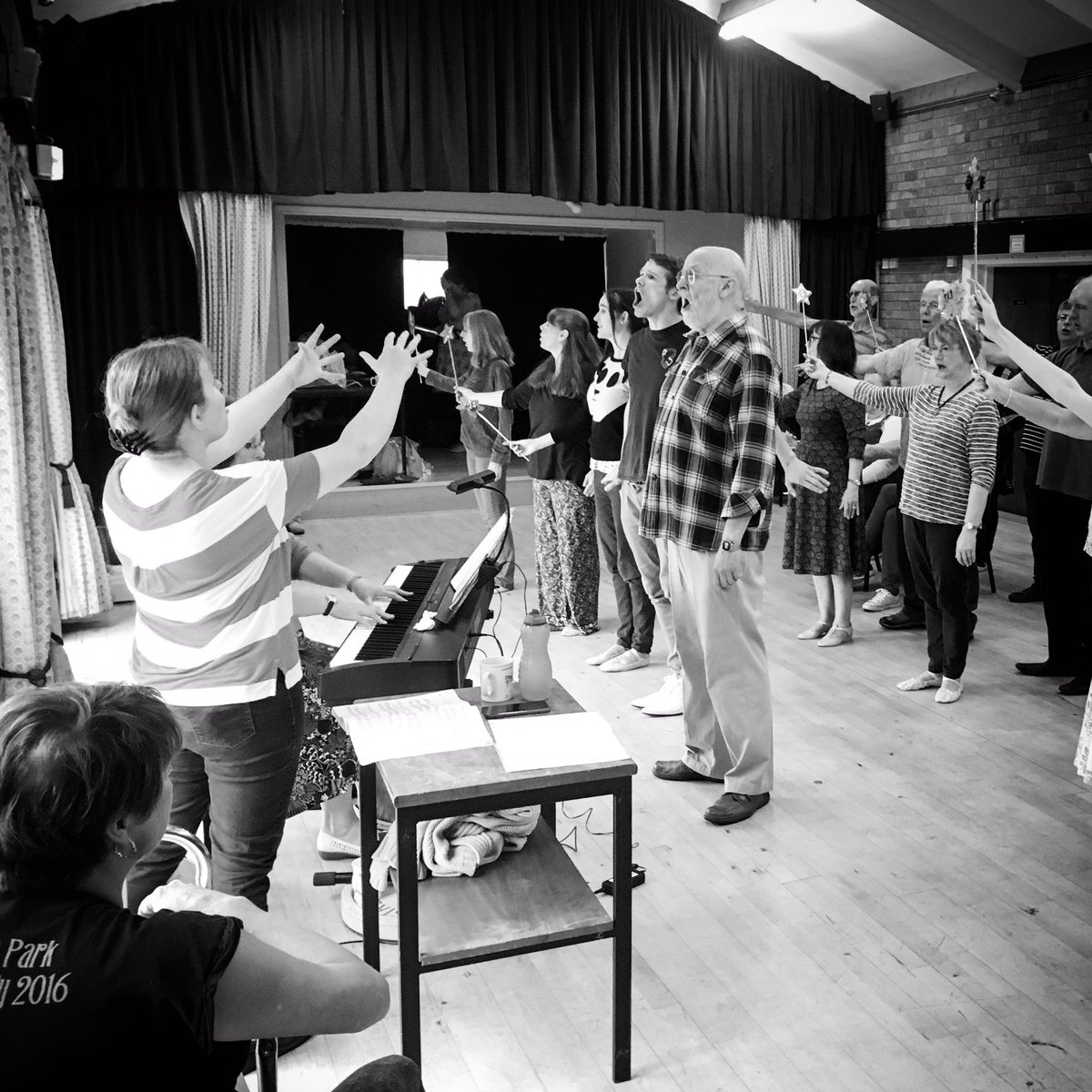 pbgands's tweet photo. The magic of fairyland being woven masterfully by our chief spell worker and MD Jane.  Tickets are going fast so get yours now.  @QMTweeters #WhatsOnHitchin https://t.co/oshRKqRVmt