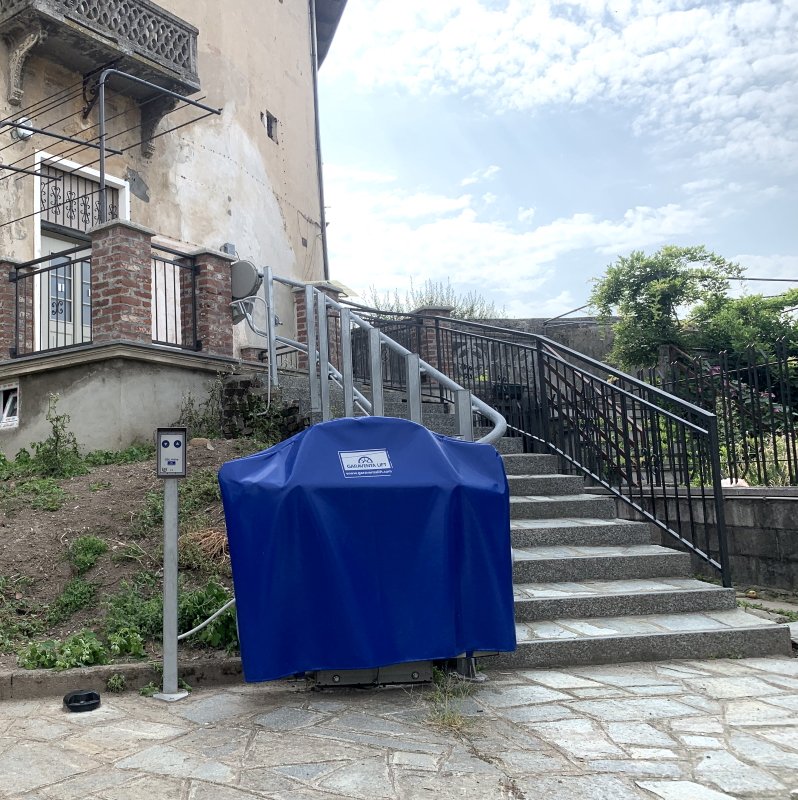 Garaventa_Lift's tweet photo. Dopo numerose installazioni di montascale a poltroncina #Scalara, torniamo a proporvi un'installazione del #montascale leader nel settore dell'accessibilità e soluzioni per i disabili: #Artira.

https://t.co/0y8X1Fh0sr

#montascale #vercelli #disabili #accessibilità #garaventa https://t.co/Sn9jlFSoi6