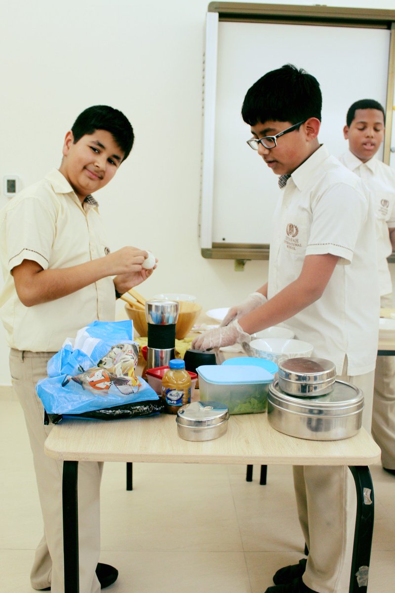 DISAbuDhabi's tweet photo. Year 7 PSHE students creating their favourite salad as part of the on-going learning about keeping healthy.
DOING is UNDERSTANDING and much more FUN.
#PSHE #YEAR7 #StudentsCreating #Learning https://t.co/HSzzN08JXX