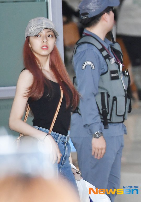 韓国情報サイト キリキリ Itzy マンネ ユナ ちゃんが 空港ファッションで身につけていた ｷｬｯﾌﾟは The Greatest Gt17fw10 Keyring Ballcap Seventeen の ホシ くんも同じものを着用しています Jyp セブチ スナップバック 空港ファッション