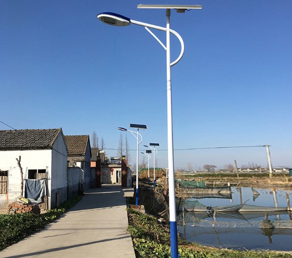 Airplane ✈️ solar street light .#شمسي#. يؤدى #solarstreetlamp #solarlamps #solarled #solarledlights #solarledlighting 
#200wsolarlights #150wsolarlight #100wsilarstreetlight