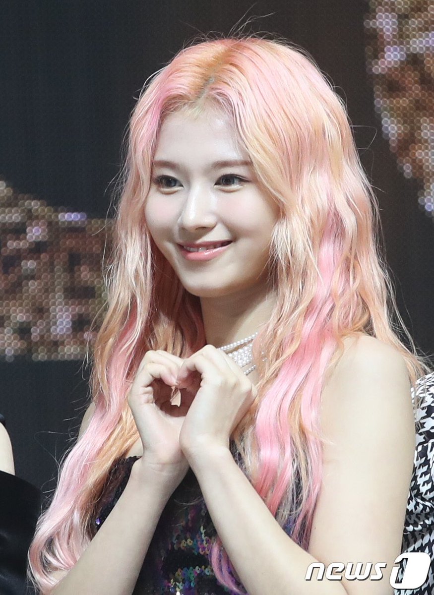 Sana Kazu Chan Feelspecial プレスショーケースのサナちゃん Sana 사나 Twice 트와이스 Sana Kazu Chan Feelspecial プレスショーケースのサナちゃん Sana 사나 Twice 트와이스