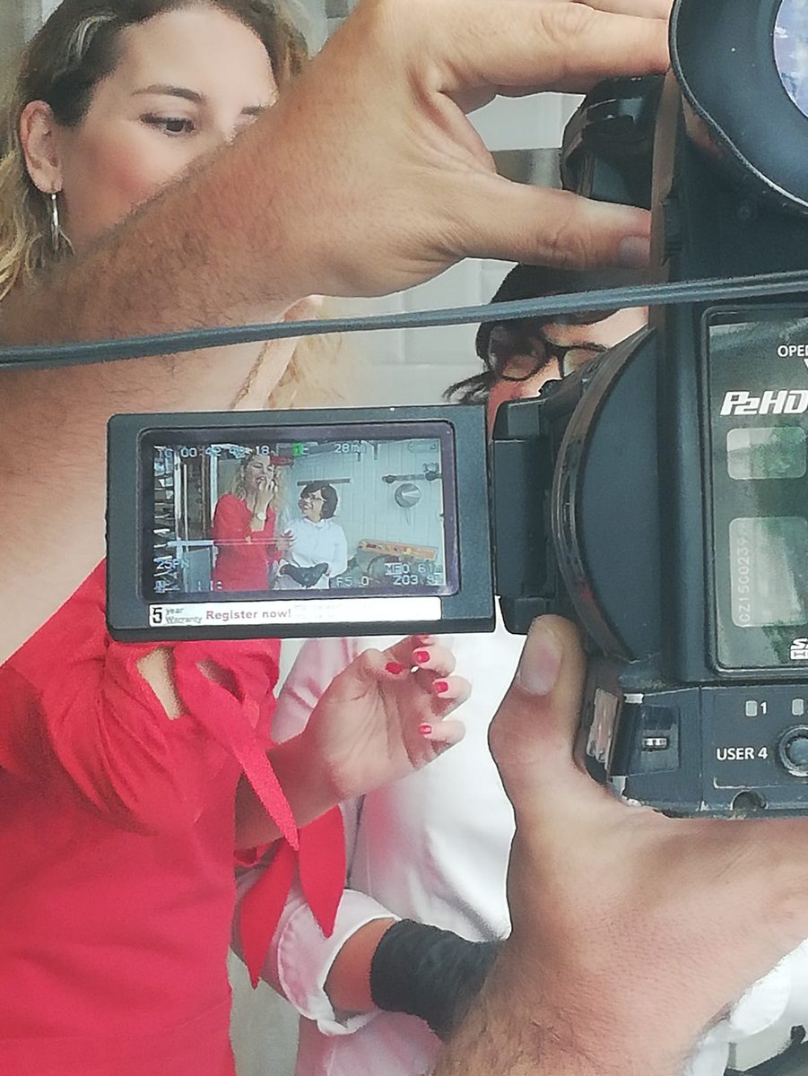 En  #ChocolatesFlordkko estamos muy contentos en anunciaros que muy pronto será la transmisión del reportaje que nos ha hecho el maravilloso equipo del programa Aquí la Tierra de #RTVE. Os confirmaremos día y hora para que no os lo perdáis!