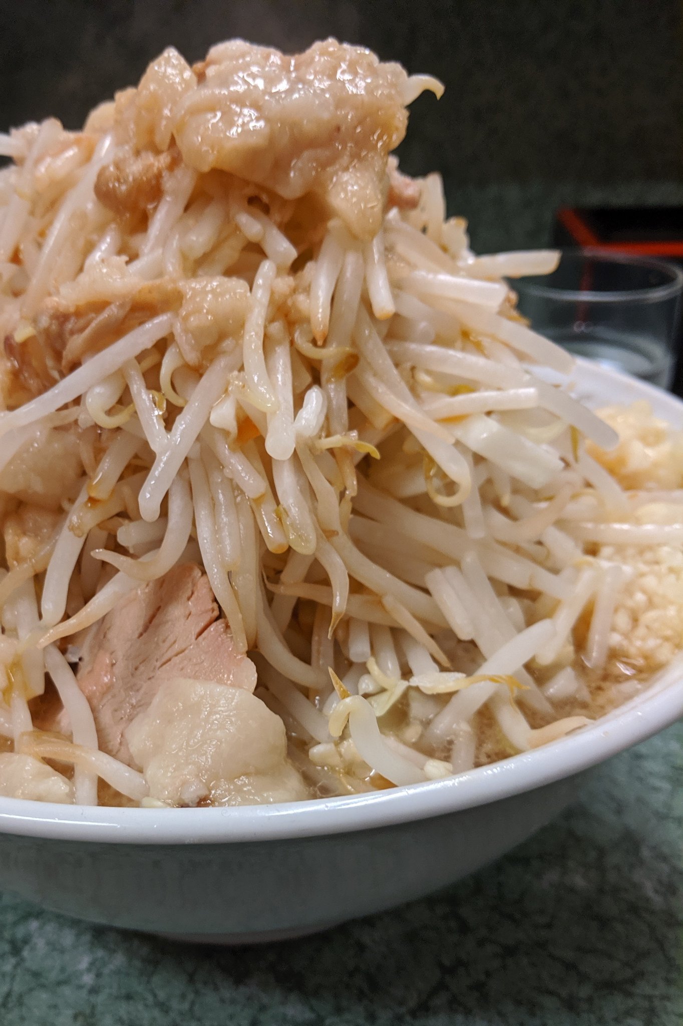 Ryosk7 みんなでpato作ってる Kineca 壁紙にどうぞ 二郎 ラーメン二郎 ラーメン二郎新宿小滝橋通り店 全マシマシ 壁紙 T Co Gcbyx3n1sl Twitter