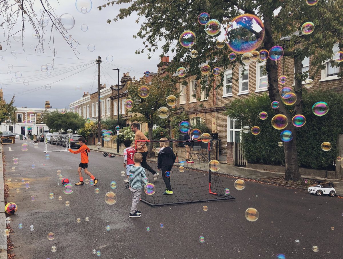 acbconcept's tweet image. People in towns all over Europe took part in World Car-Free Day yesterday.✖️🚗

The solution?
Only one bike for less pollution!🚴‍♂️
#BeatAirPollution #BreatheLife #ClimateAction