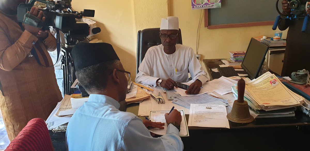 Mashkur24's tweet photo. Breaking news

Gov Elrufai fulfills promise, he registered his son, Abubakar Sadiq in Government School (Capital School) https://t.co/q4pNq5qwhp