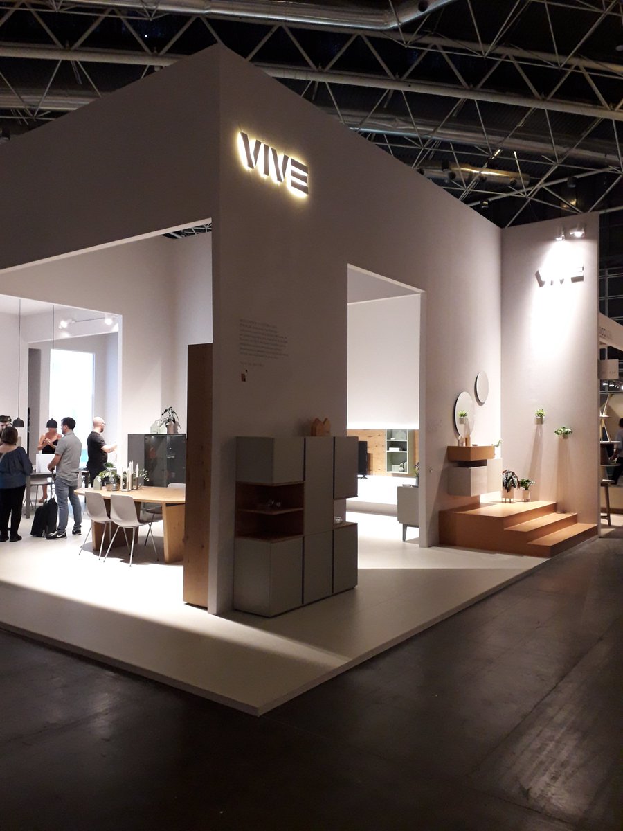 mueblesverge's tweet photo. #VIVE en @habitatvalencia 2019.
Agradecer a toda la gente que nos ha visitado, a Odosdesign por el magnífico diseño de nuestro stand, y a todo el equipo de VIVE ¡Muchas gracias!
#newon #newbook #newtop #vive2019 #feriahabitatvalencia2019 #feriahabitatvalencia #feriahabitat2019 https://t.co/aC3DVz14NH