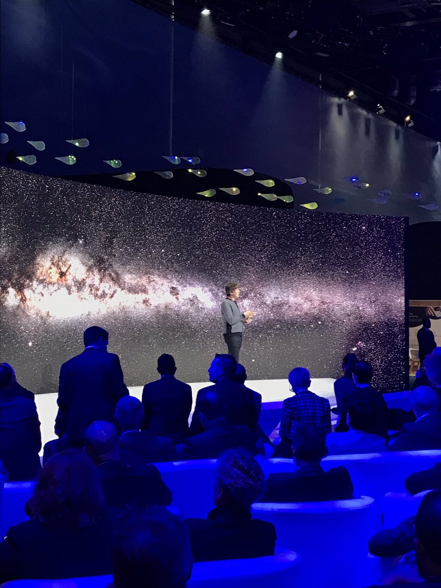 Kicking off #Sibos 2019 with a fascinating talk by @ProfBrianCox in the #Innotribe