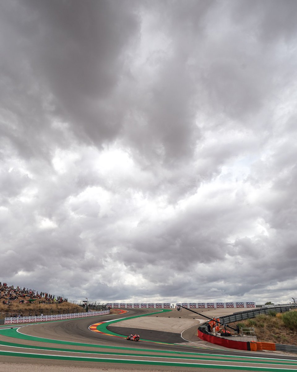 Ayer fue una gran victoria! Gracias equipo y a toda la afición que estuvo en Motorland! 🙌🏼
Yesterday was a great victory! Thanks team and all the fans who were in Motorland!
@FanClubMM93