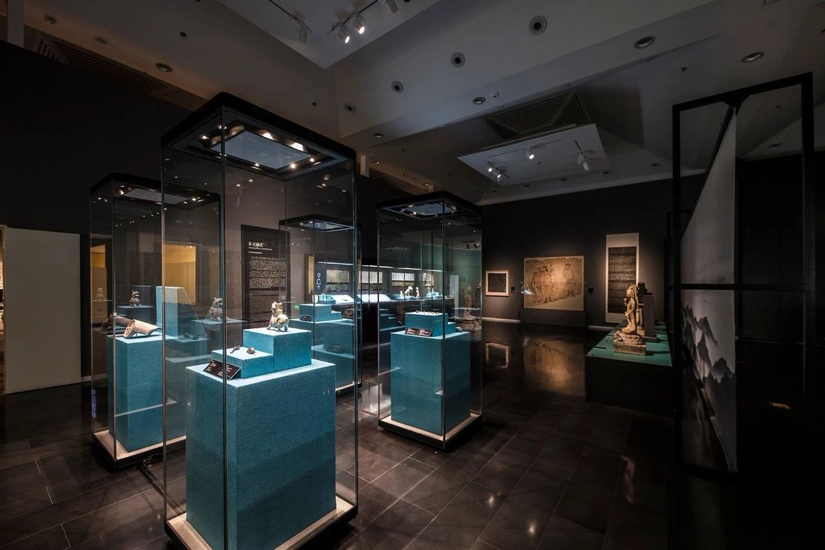 selfelctronics's tweet image. Lighting in a teaching museum has a function of cultural heritage.
Project: Tsinghua University Art Museum
This 1st Oct. is the 70th birthday of the People’s Republic of China. To celebrate it, the exhibition “EVERLASTING LIKE THE HEAVENS” is on show from 10th Sept.-17th Dec.