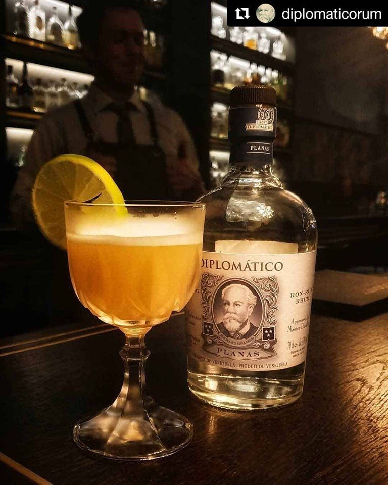 What's your cocktail of choice this coming Heritage Day? 🍹 #HowIDiplo #liquidluxury #Repost @diplomaticorum (@get_repost) ・・・ Behind every great Diplomático cocktail there's a great bartender. Tag your favorite! #HowIDiplo . #Diplomatico #DiplomaticoRum #Ron #RonDiplomático