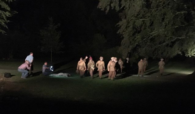 Stille tocht voor terugtrekking uit Oosterbeek OOSTERBEEK Woensdag 25 september wordt om 21.00 uur een stille tocht gehouden voor de mannen en jongens die gevallen zijn bij de terugtrekking van de Engelse en Poolse militairen... twib.in/l/XEXqbegeaoB8