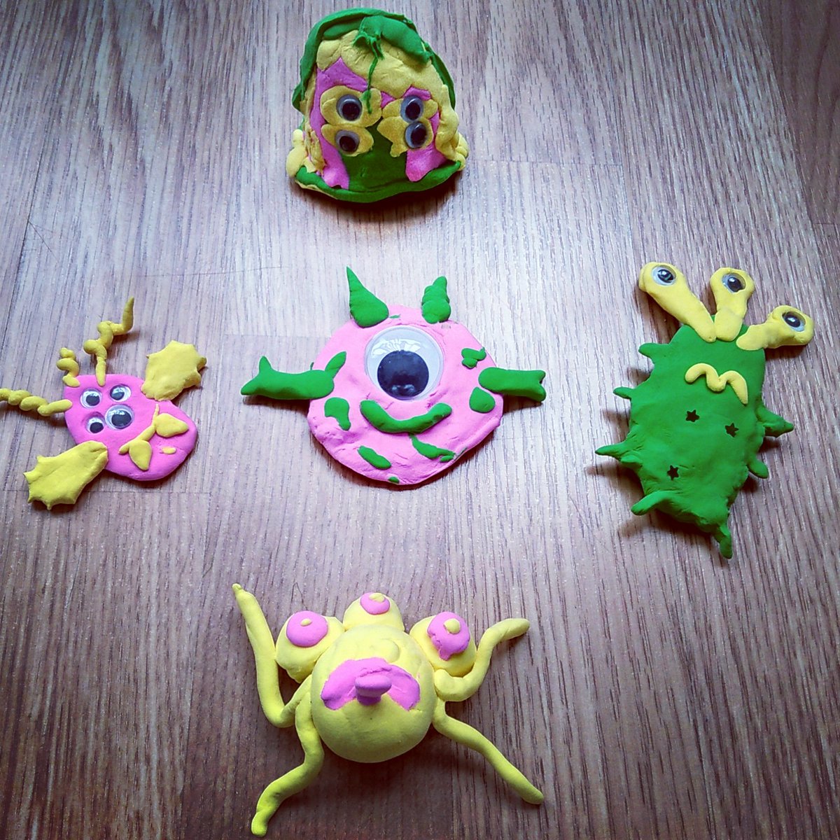 kellypch's tweet image. Con estos simpáticos amigos abandonamos el espacio y volvemos a la Tierra...#spaceforkids #manipulativeplay #confimomolamas