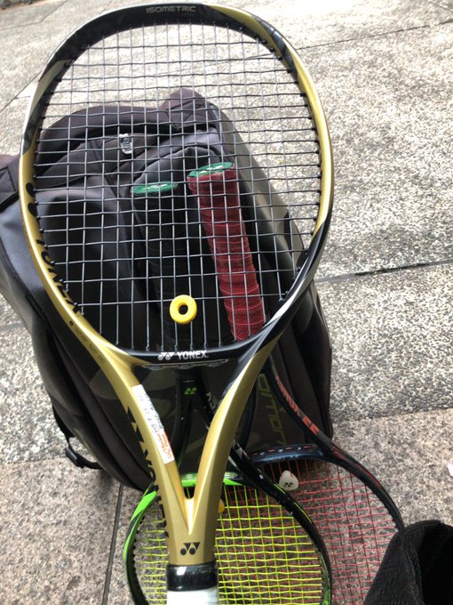 YONEX EZONE100 大阪なおみモデル ラケット(硬式用) テニス スポーツ・レジャー 日本初の