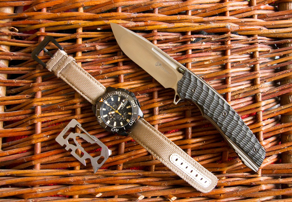 My #EDC.
#everydaycarry  #survival #knife #aliexpress #tactical #KevinJohn #bushcraft #multitool #fieldwatch #keychain #preppers  

Kevin John Venom 2 knife.
s.click.aliexpress.com/e/2sahVxDm

PAGANI DESIGN Watch  
s.click.aliexpress.com/e/osvTQyQ8

Sanrenmu SK023Z keychain
s.click.aliexpress.com/e/4wUaDE56