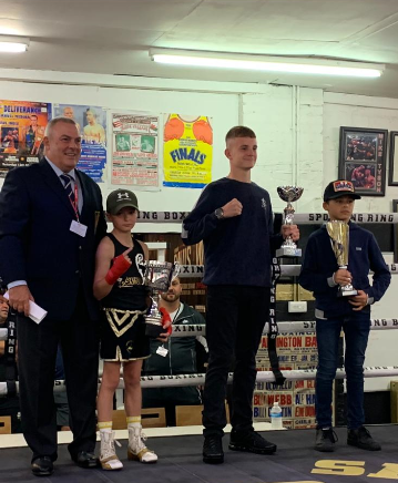 wayneparrott's tweet photo. Pleasure and honour to be asked to present the boxing awards @SportingRingABC @sported_SE @England_Boxing https://t.co/jE7OTu8mEh