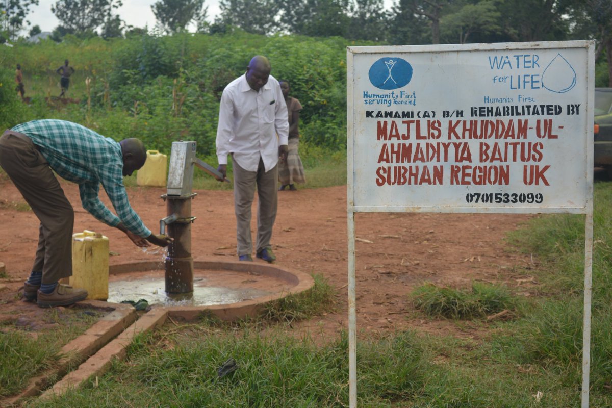 UgHumanityfirst's tweet photo. Water for life this year has been our pivotal project around Uganda.
#safewater
#Kawami village
#kangulumira village
Follow our Facebook page at Humanity First Uganda
@UgHumanityfirst @JalsaUganda @Mukulaa @nbstv @ntvuganda @bukeddetv @mwanjejamil @HF_Fazal66 @mubiruharuna8 https://t.co/ZmtEd9OUqa