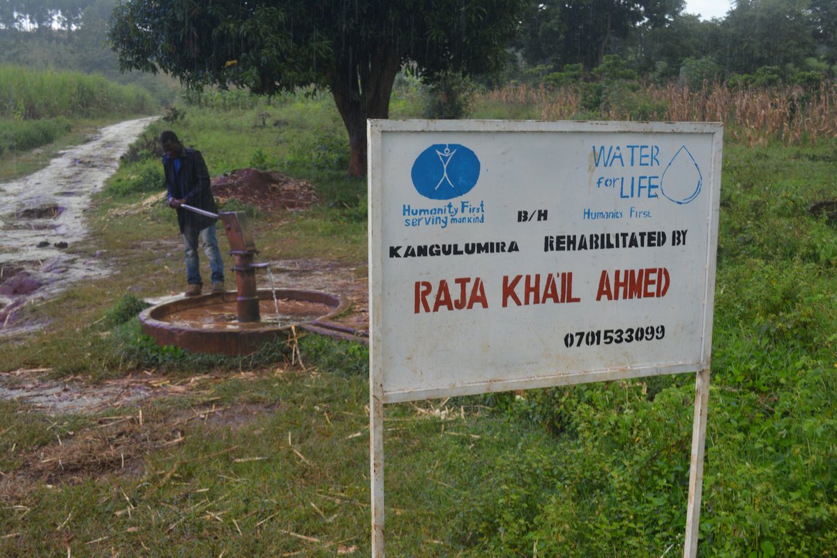 UgHumanityfirst's tweet photo. Water for life this year has been our pivotal project around Uganda.
#safewater
#Kawami village
#kangulumira village
Follow our Facebook page at Humanity First Uganda
@UgHumanityfirst @JalsaUganda @Mukulaa @nbstv @ntvuganda @bukeddetv @mwanjejamil @HF_Fazal66 @mubiruharuna8 https://t.co/ZmtEd9OUqa