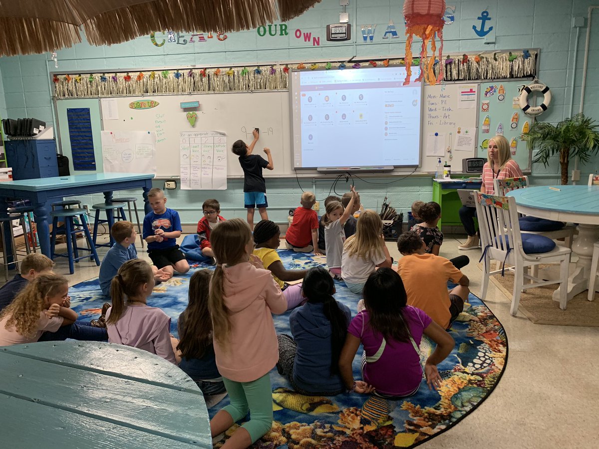 JohnJungmann's tweet photo. Love starting the week in an @officialSPS school. Kicked off this Monday @CowdenSPS where teachers and students were enjoying breakfast in the classroom and getting the learning started. https://t.co/8AaOA6WVaO