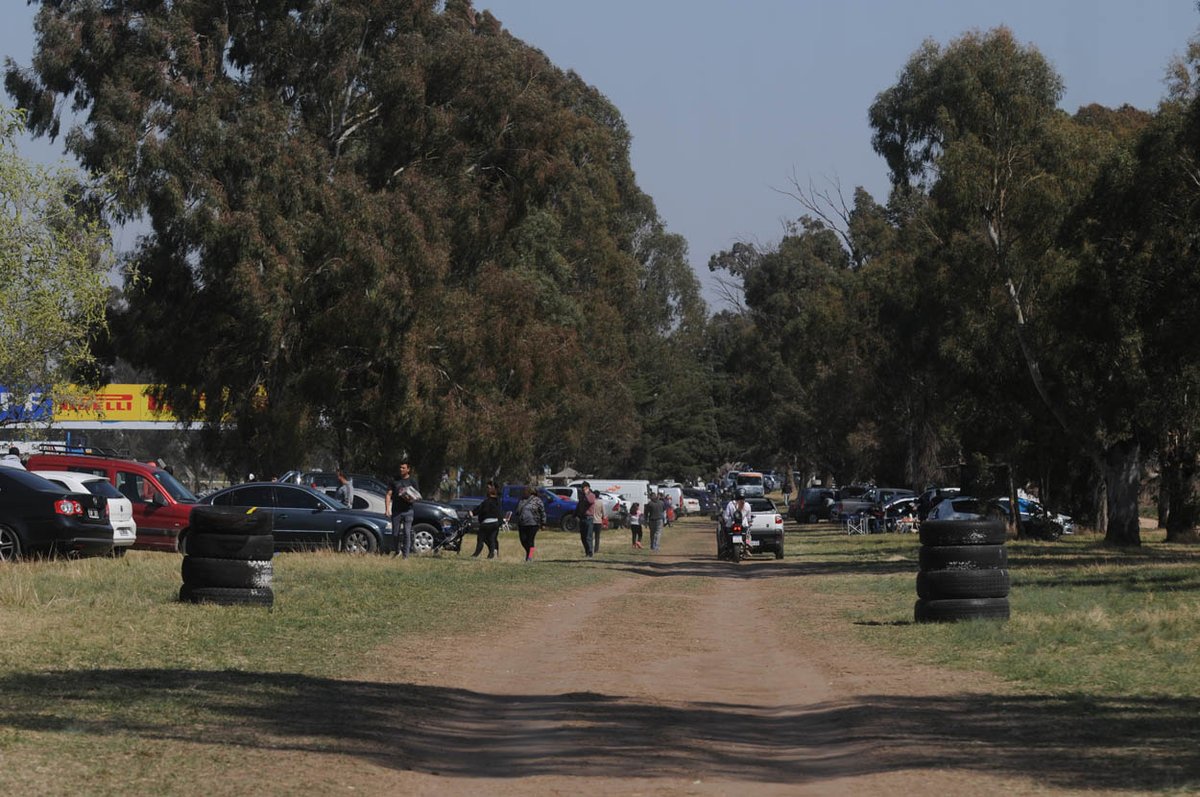 Gracias a la gran cantidad de público que se acercó a vivir de cerca la presencia de la categoría nacional con más autos en pista.

Gracias Rio Cuarto!

#TurismoPista