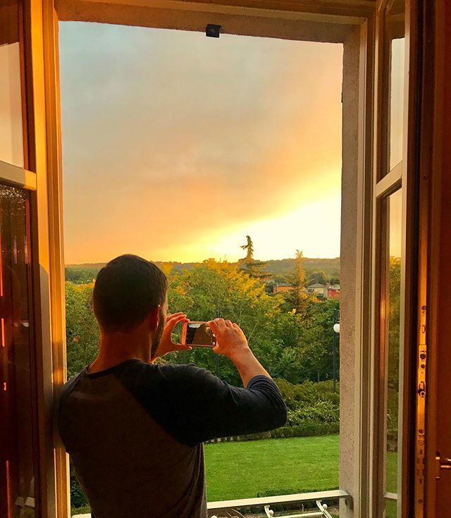 JimCooneyNYC's tweet image. Good morning, Autumn. I see you.
📸: @scottyboot
• • • • •
#FallEquinox2019 #Autumn2019 #FirstDayOfFall2019 #AutumnSunrise #FallSunrise #Italy #WorldTravel #TravelTheWorld #Wanderlust #GlobeTrotting #EuropeanTravel #EuropeanTravels ift.tt/2m4lBMC