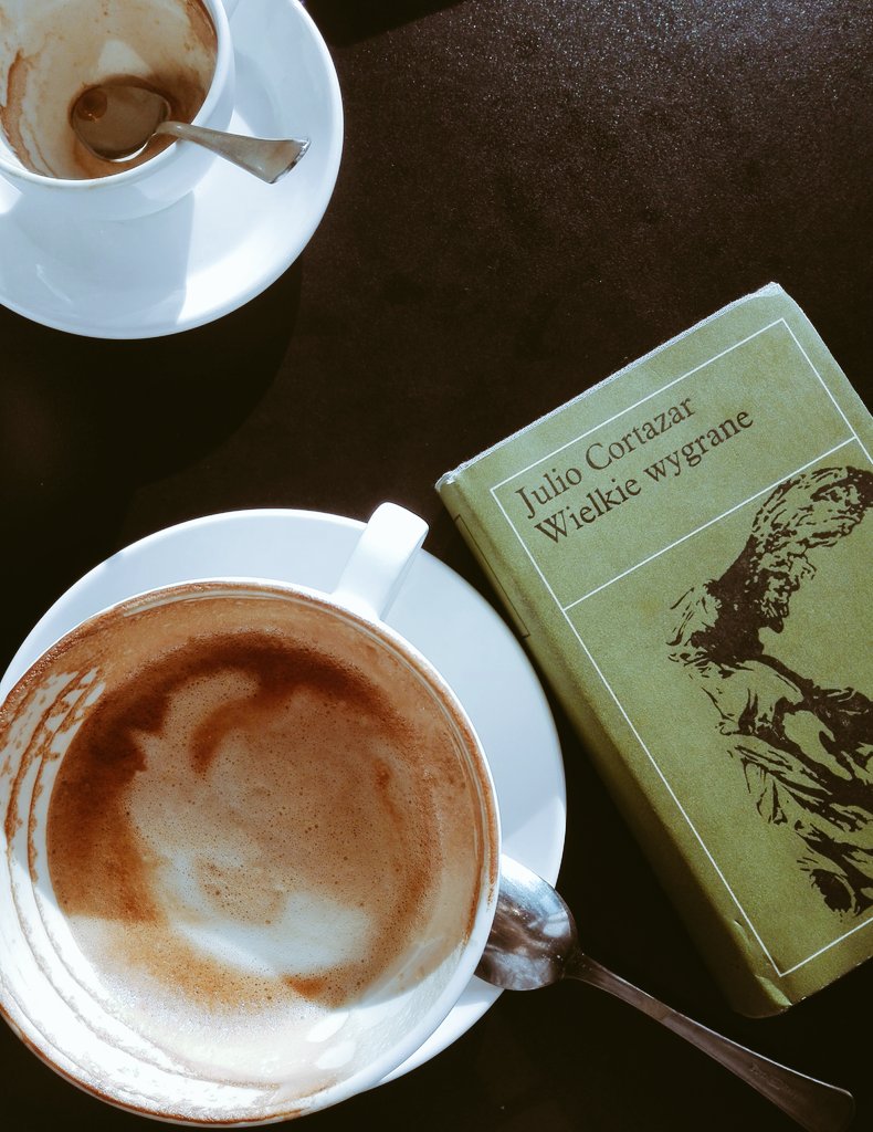 Dobra kawa z dobrą książką ☕📗 #Literature #coffeetime #Coffee #relax #chill #culture #book #Cortazar