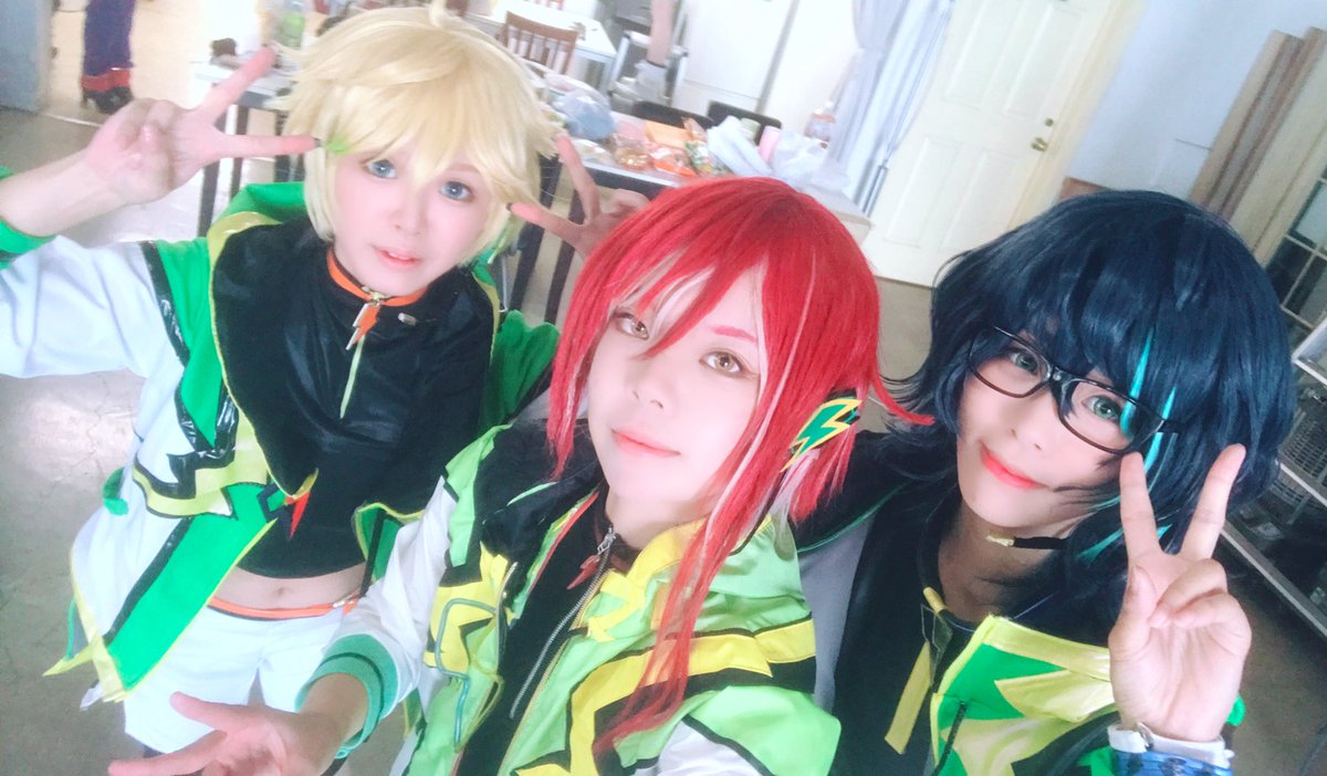 翠 本日は待ちに待った 馨さん主催のswitchハイレア併せ当日でした アルバム衣装の夏目で参加させていただきました アルバム衣装switch揃ったよ 尊くて涙出る 皆さまお疲れ様でした 集いし41人の魔法使い