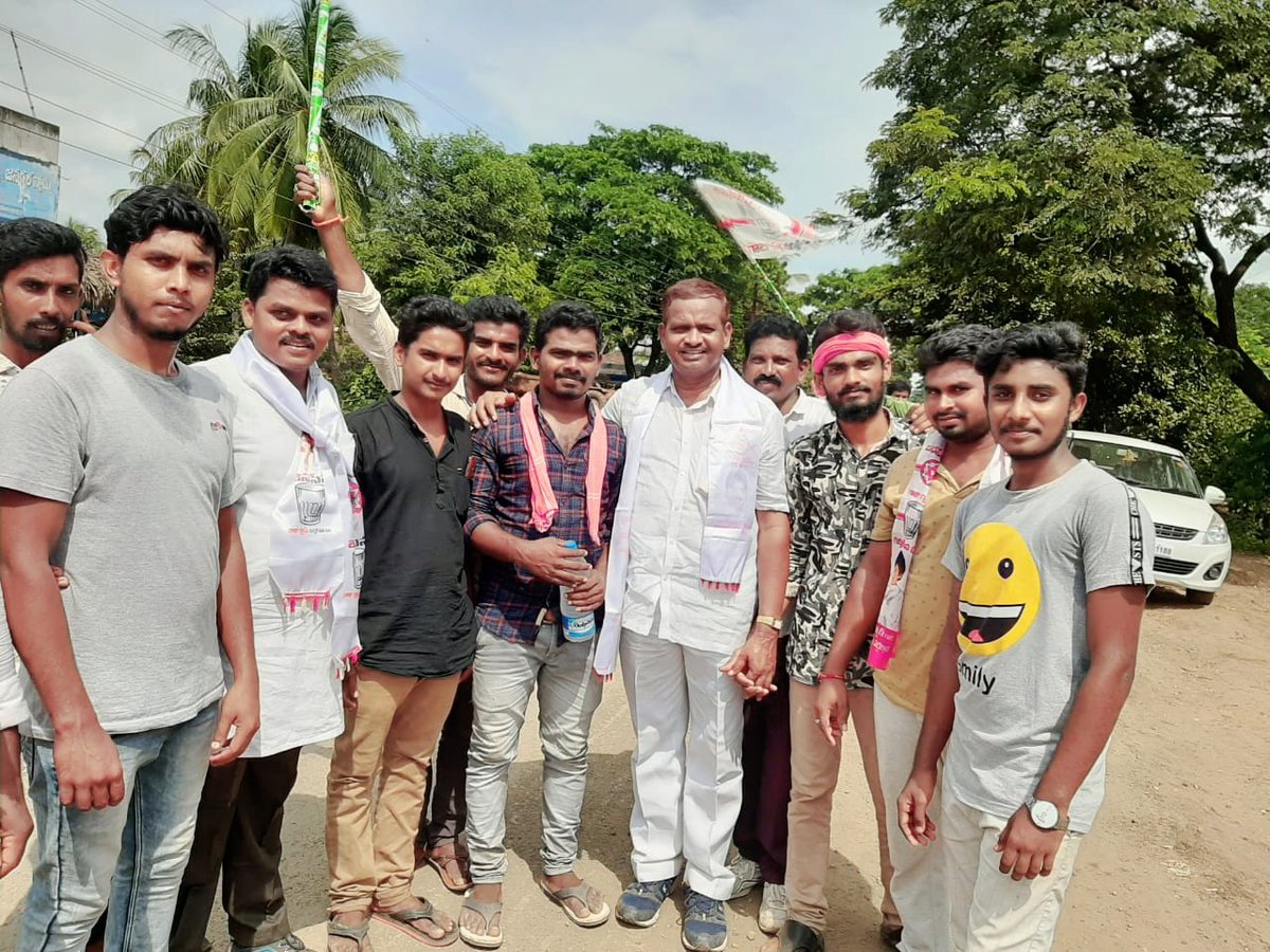 trimurthulujan1's tweet image. చింతలపూడి నియోజకవర్గం ఇంచార్జ్ మేక ఈశ్వరయ్య గారు మరియు  పోలవరం నియోజకవర్గ అభ్యర్థి చెర్రీ బాలరాజు గారు తో కరిచర్లగూడెం జనసైనికులు