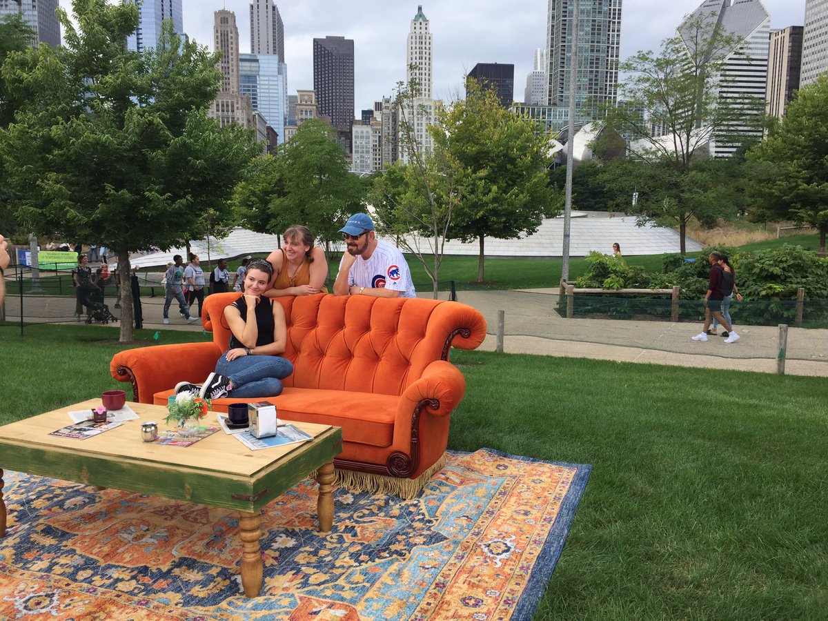 MaggieDaleyPark's tweet photo. THANK YOU to all the loyal #friends that waiting hours #jamesmichaeltyler #treehousehumanesociety #stansdonuts #stansdonutschicago #marymacaroni #subway #rinkcafe and everyone from #warnerbrothersstudiotour thanks for a great event and allowing us to be part of it!! πβ¨π https://t.co/JDKtS6viUF