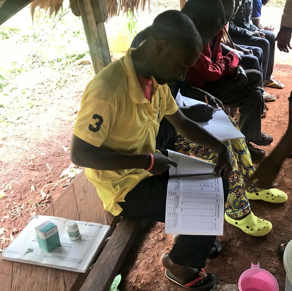 In response 2 @ActNTDsWest #IR1, Community Drug Distributors #CDD  in the Kanda #Health District, #EastRegion 🇨🇲 actively engage in #MDA -MassDrugAdministration of Mectizan 2 eligible members of the at-risk population.#EndNTDs #EndOncho @fhi360 @USAID @USAIDGH @HelenKellerIntl