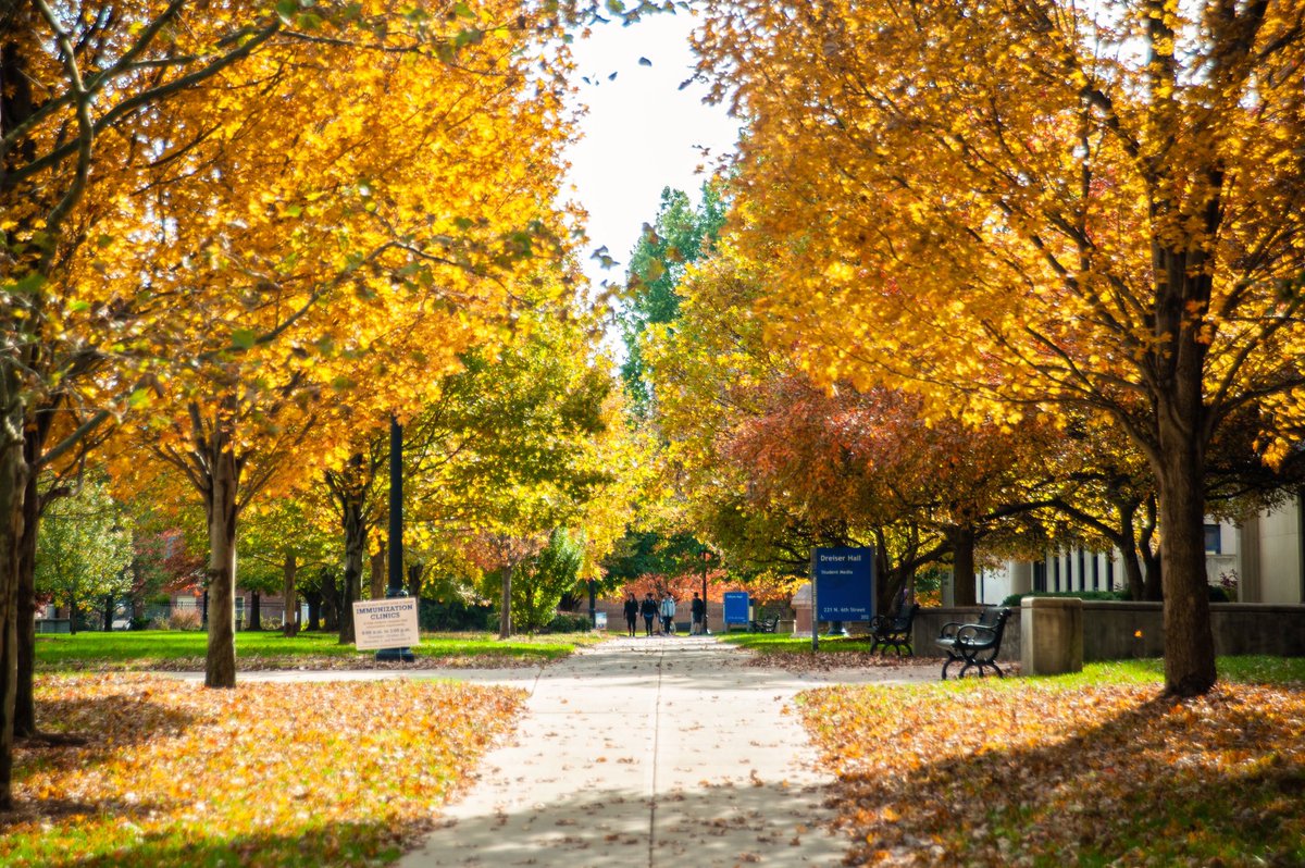 Countdown to campus looking like this starts now 🍁🧡 #FirstDayofFall