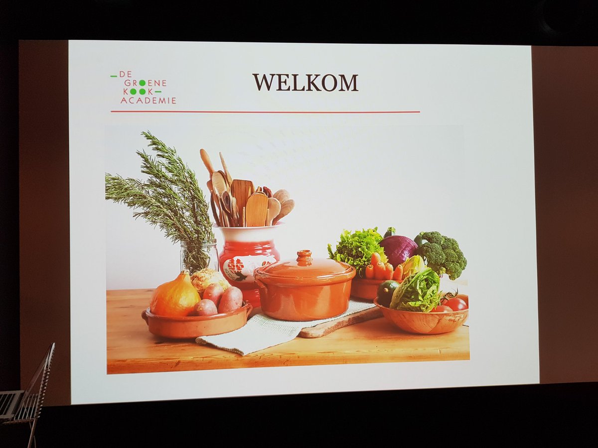 Maar om daar voor mezelf ook meer kennis en vaardigheden in te krijgen,  volg ik dit jaar de opleiding Natuurkeuken aan de <a href="/groenekook/">groenekookacademie</a> .
Vandaag is de eerste lesdag en ik word nóg enthousiaser door inspirerende docenten <a href="/MarionPluimes/">Marion Pluimes</a> en <a href="/PetervanBerckel/">Peter van Berckel Voeding & Fermentatie</a>.