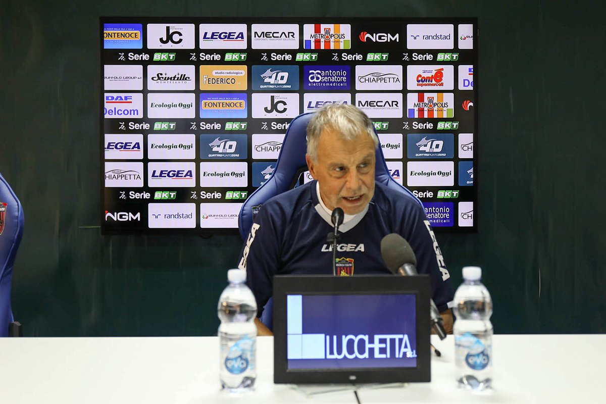 CosenzaOfficial's tweet photo. ๐ฃ Il tecnico rossoblรน presenta il match di domani in conferenza stampa #COSLIV
https://t.co/Ntj5bOTWGl https://t.co/wjSF7NDlrW